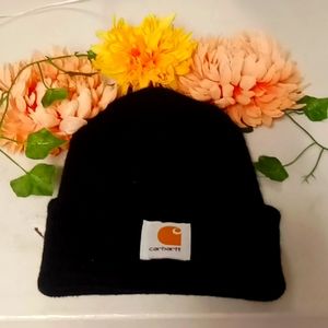 Black Carhartt hat